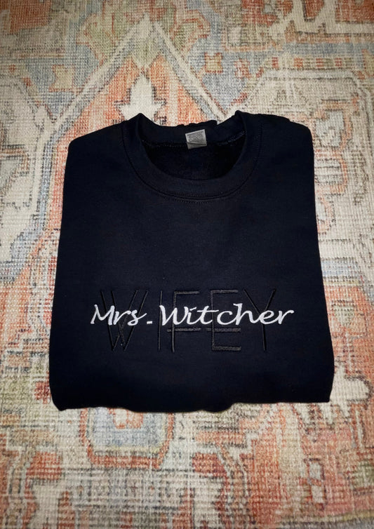 Wifey Sweatshirt - Miami Gildan